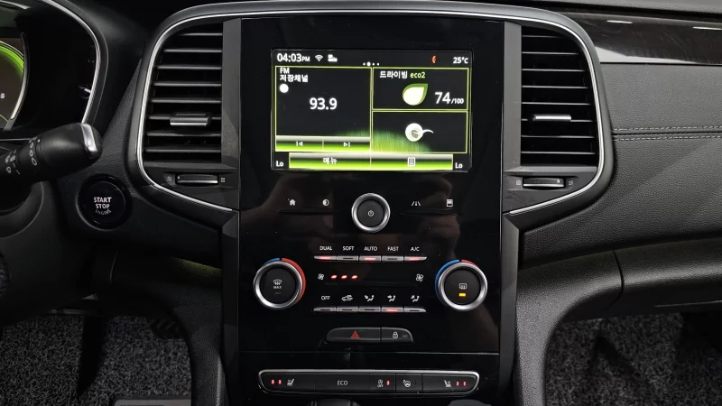 Renault SM6