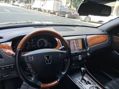 Hyundai Equus