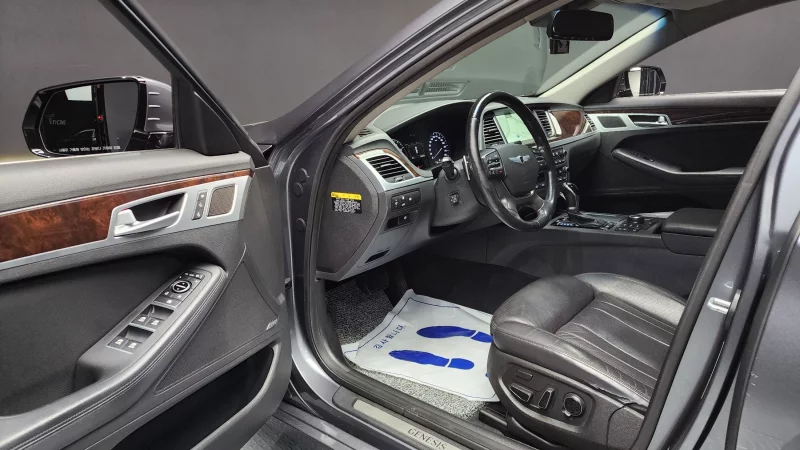 Hyundai Genesis