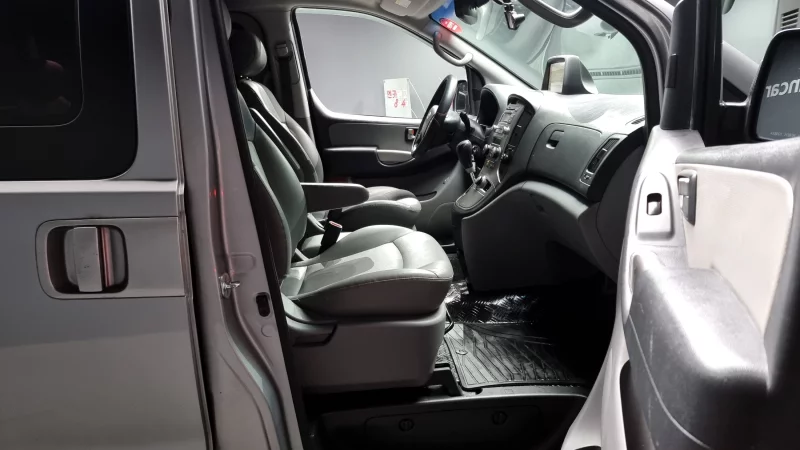 Hyundai Grand Starex