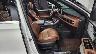 Lincoln AVIATOR