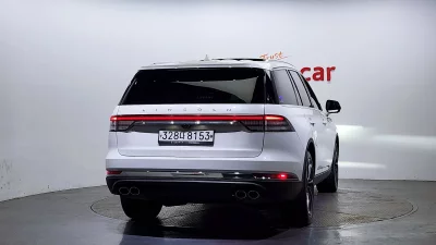 Lincoln AVIATOR