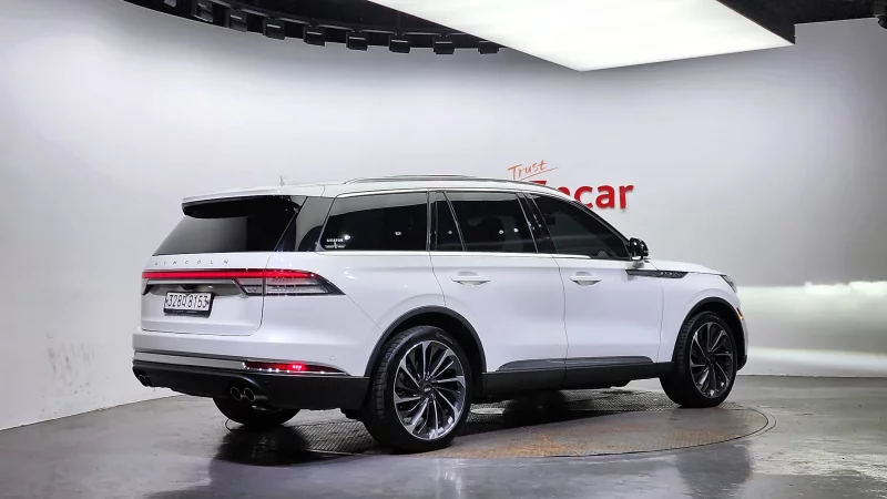 Lincoln AVIATOR