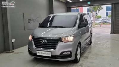 Hyundai Starex