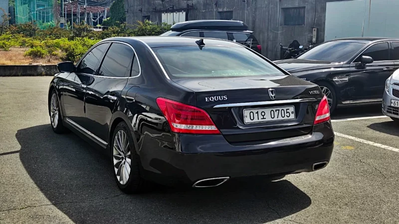 Hyundai Equus