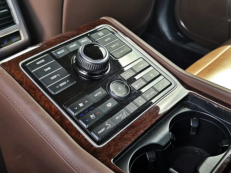 Hyundai Equus
