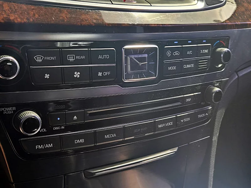 Hyundai Equus