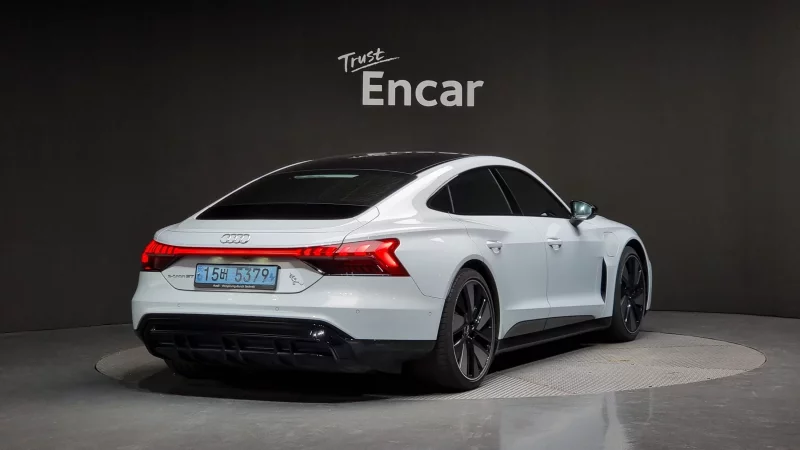 Audi E-TRON GT