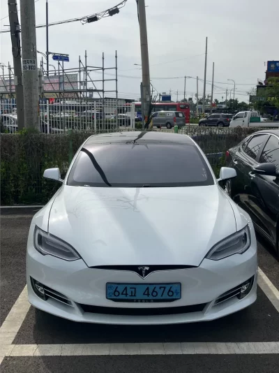 Tesla MODEL S