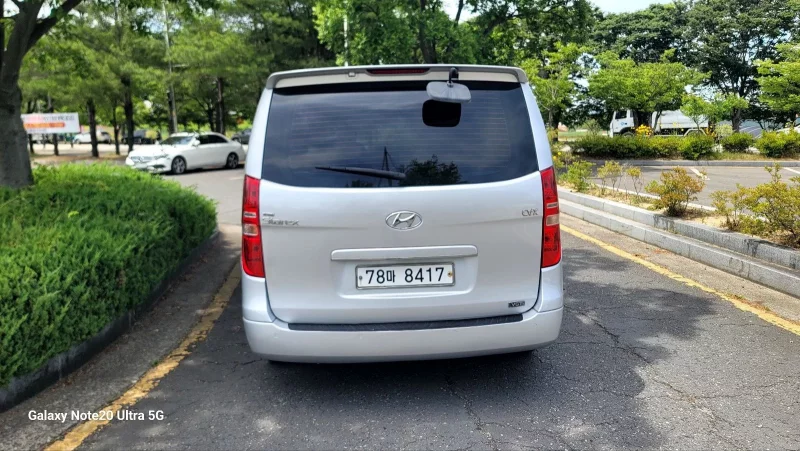 Hyundai Starex