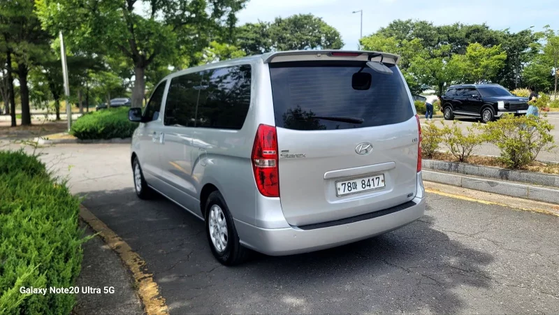 Hyundai Starex