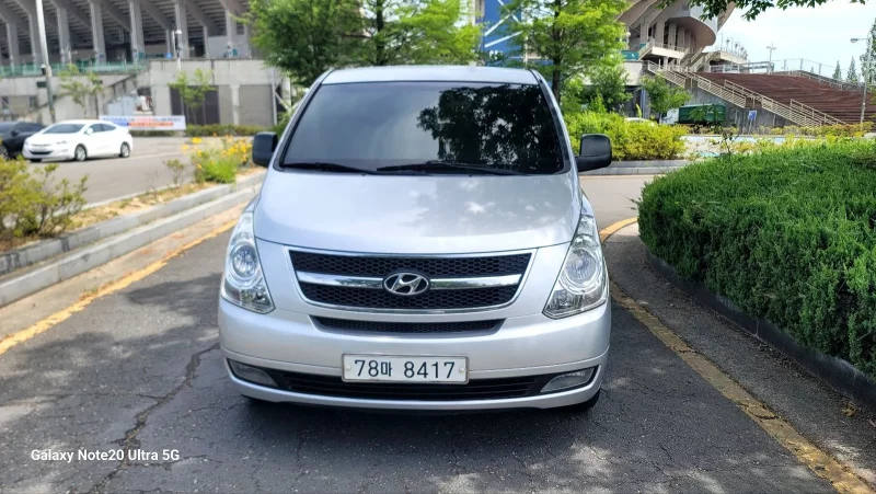 Hyundai Starex