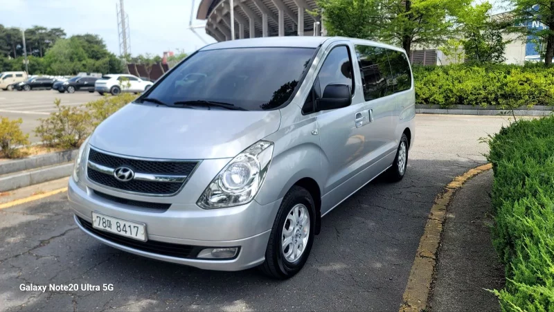 Hyundai Starex
