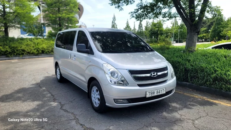 Hyundai Starex