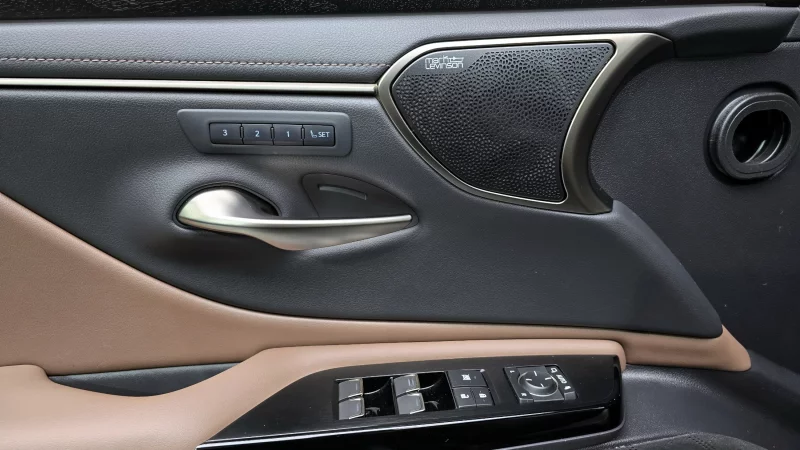 Lexus ES300h
