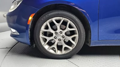 Chrysler 200