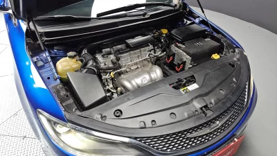 Chrysler 200