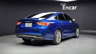 Chrysler 200