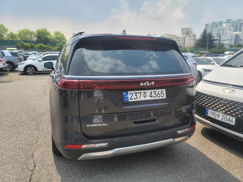 Kia Carnival