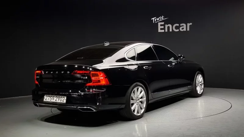 Volvo S90