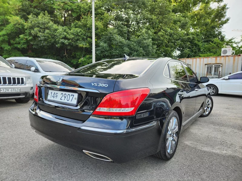 Hyundai Equus