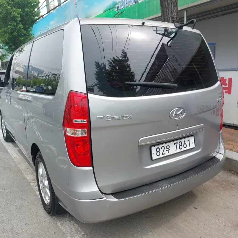 Hyundai Starex