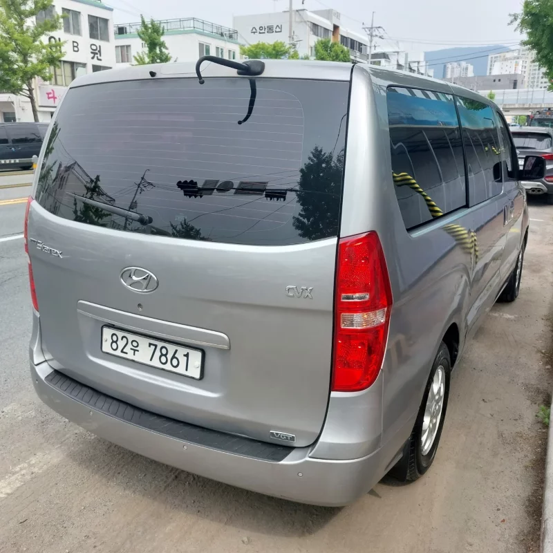 Hyundai Starex