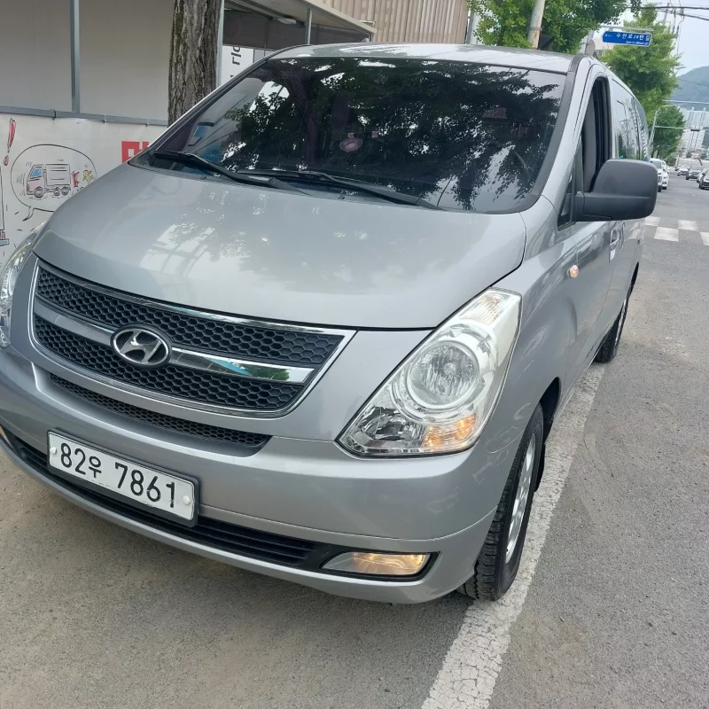 Hyundai Starex