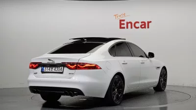 Jaguar XF