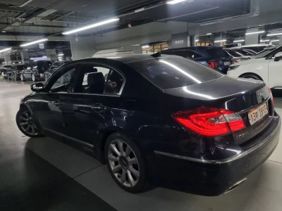 Hyundai Genesis