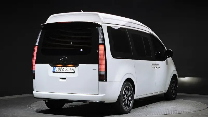 Hyundai Staria