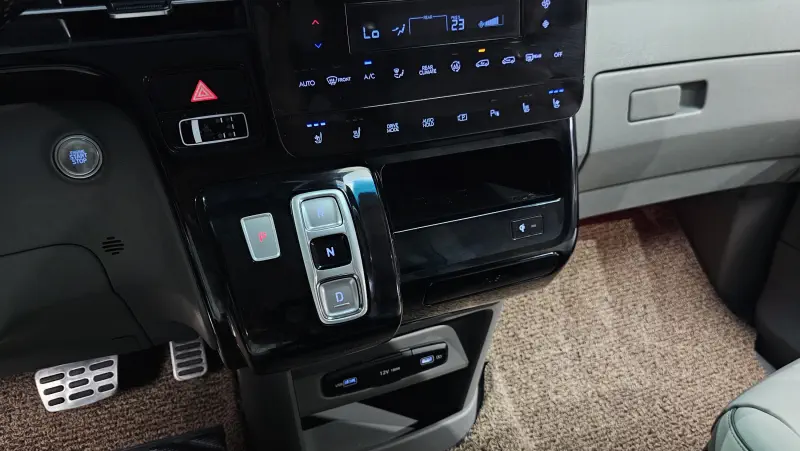 Hyundai Staria