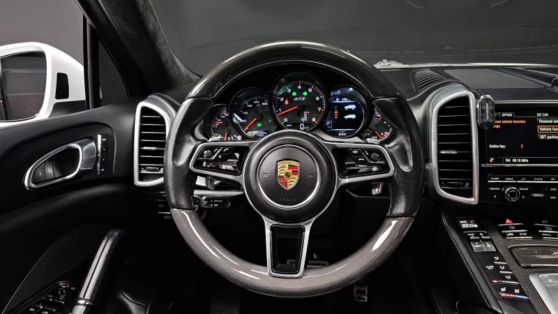 Porsche CAYENNE