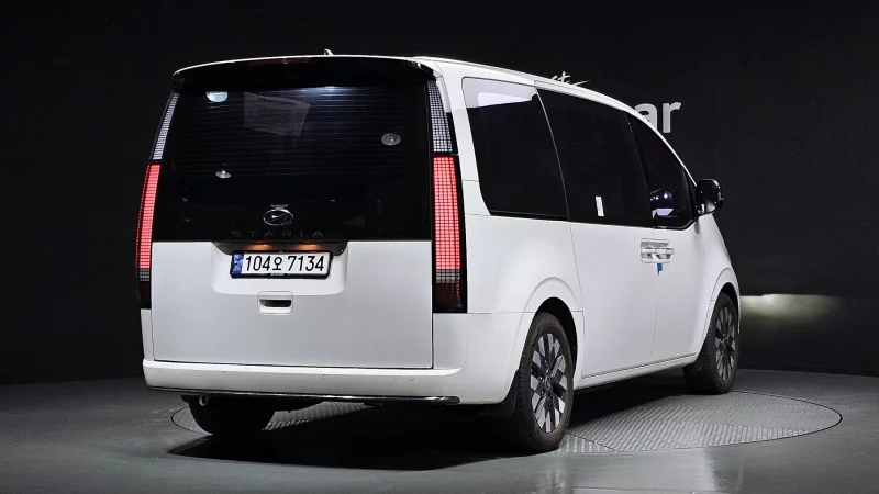 Hyundai Staria