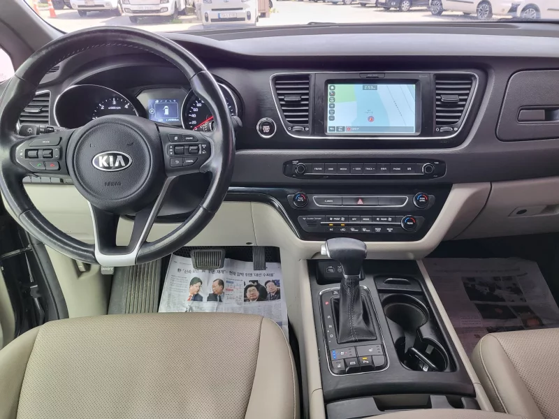 Kia Carnival