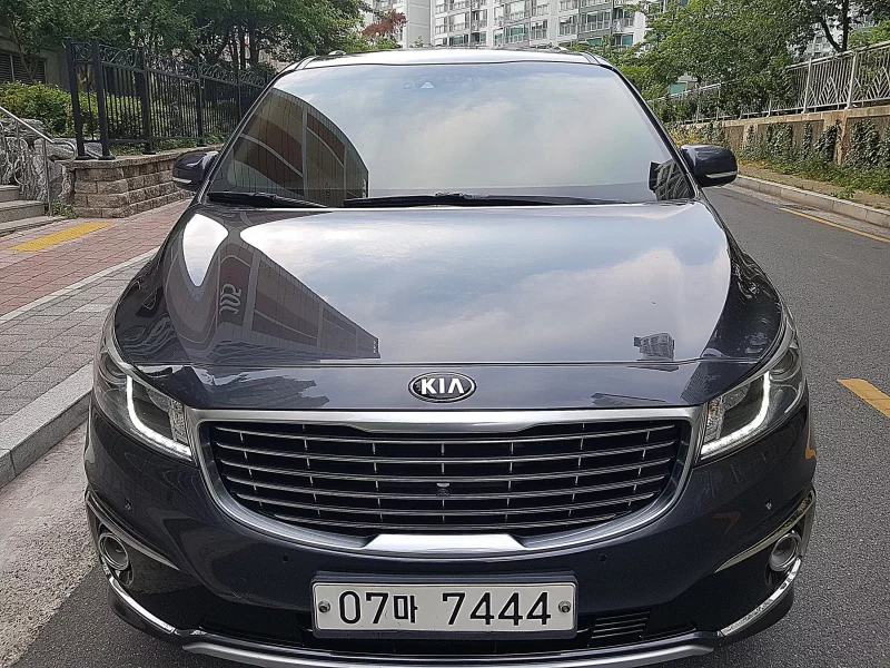 Kia Carnival