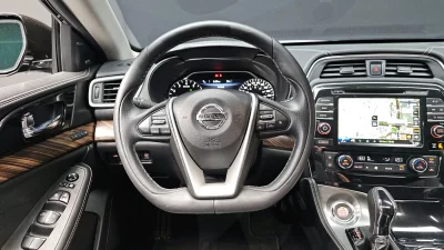 Nissan MAXIMA