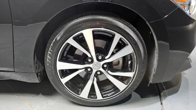 Nissan MAXIMA