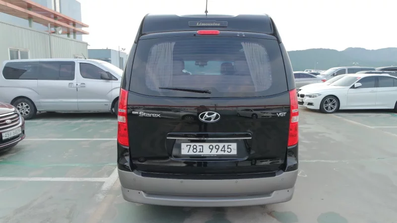 Hyundai Starex