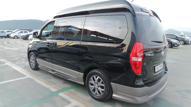 Hyundai Starex