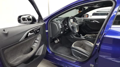 Infiniti Q30