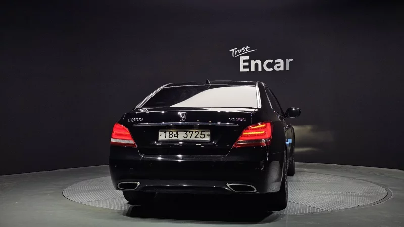 Hyundai Equus