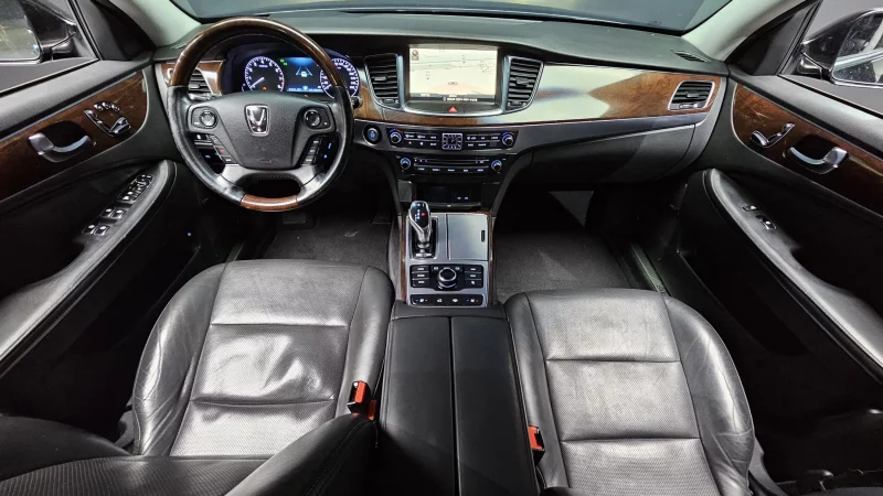 Hyundai Equus