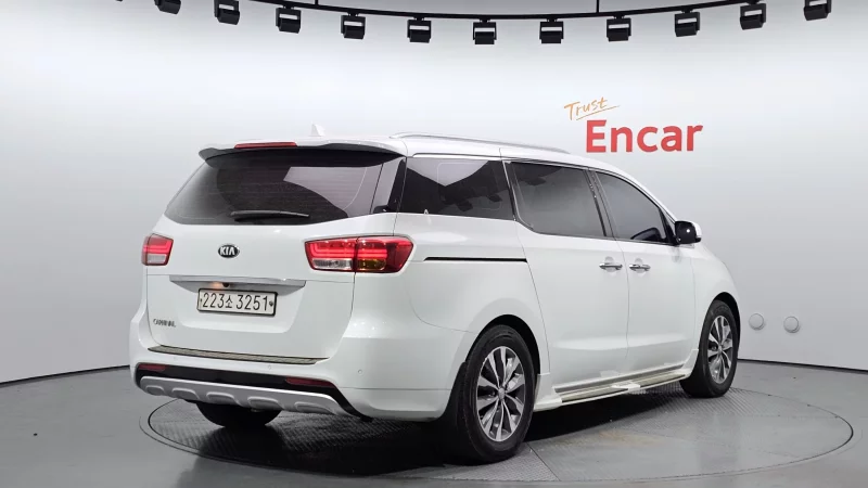 Kia Carnival