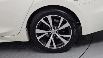 Nissan MAXIMA