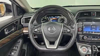 Nissan MAXIMA