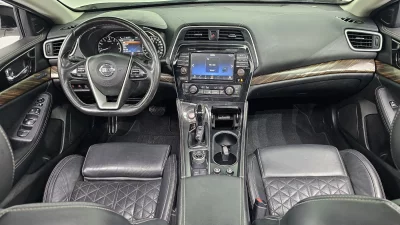 Nissan MAXIMA