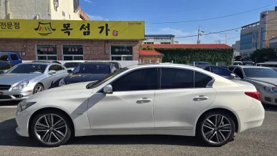 Infiniti Q50