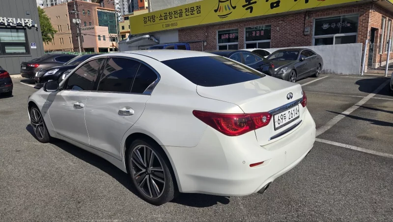 Infiniti Q50