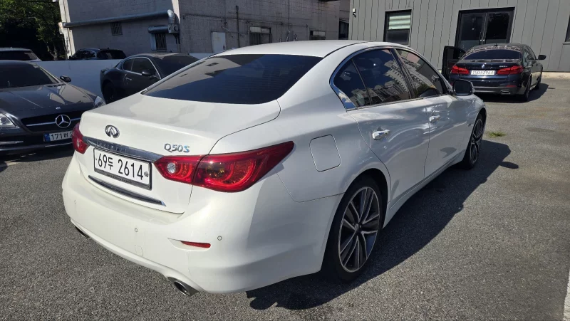 Infiniti Q50